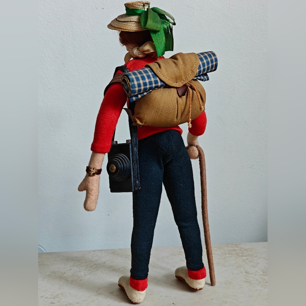 Rare Klumpe Artist Character Doll Lady Hiker Traveller Sightseer 11" Collectible - Picture 5 of 16